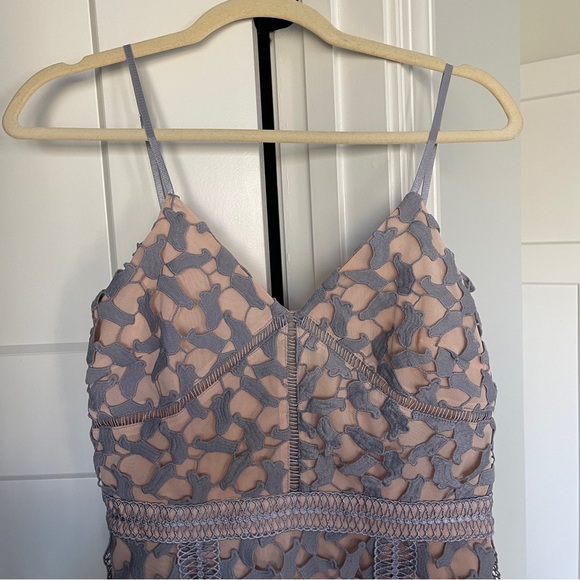 Elliatt Celane Lace Lavender Lilac Purple Dress - Picture 3 of 6